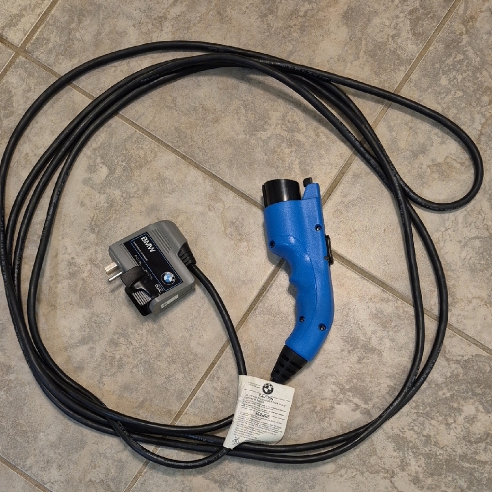 BMW EV 120V / 240V Charging Cable